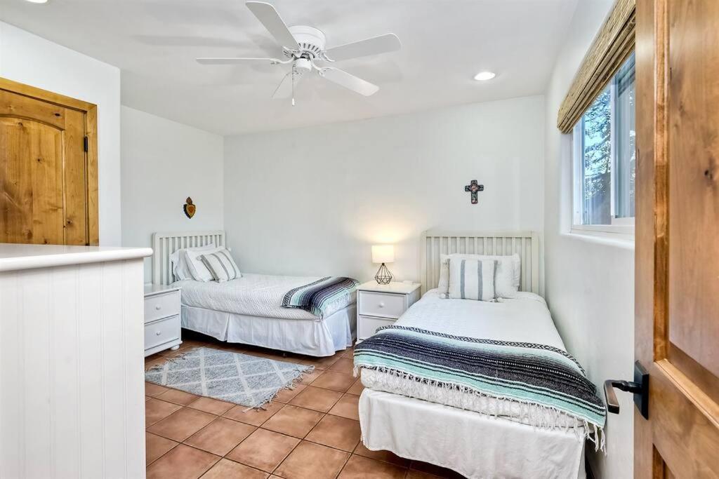 Great Group Retreat! Hacienda Decor, Spacious Floor Plan, Private Backyard Carlsbad Luaran gambar