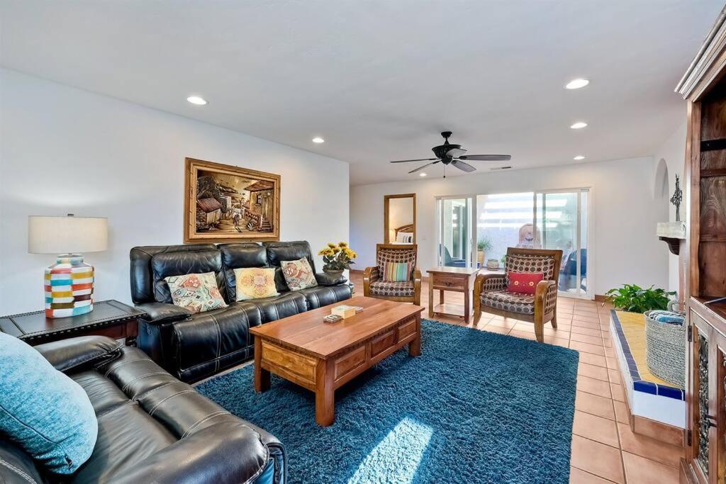 Great Group Retreat! Hacienda Decor, Spacious Floor Plan, Private Backyard Carlsbad Luaran gambar
