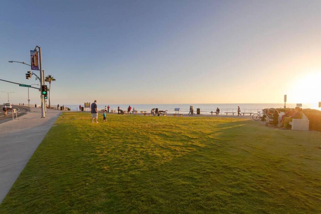 Great Group Retreat! Hacienda Decor, Spacious Floor Plan, Private Backyard Carlsbad Luaran gambar