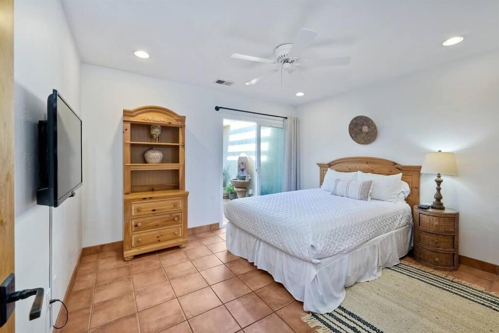 Great Group Retreat! Hacienda Decor, Spacious Floor Plan, Private Backyard Carlsbad Luaran gambar