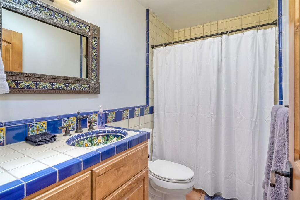 Great Group Retreat! Hacienda Decor, Spacious Floor Plan, Private Backyard Carlsbad Luaran gambar