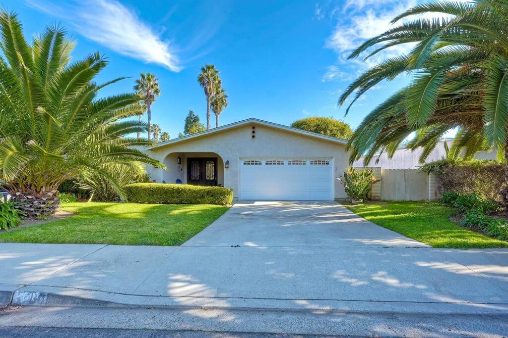 Great Group Retreat! Hacienda Decor, Spacious Floor Plan, Private Backyard Carlsbad Luaran gambar