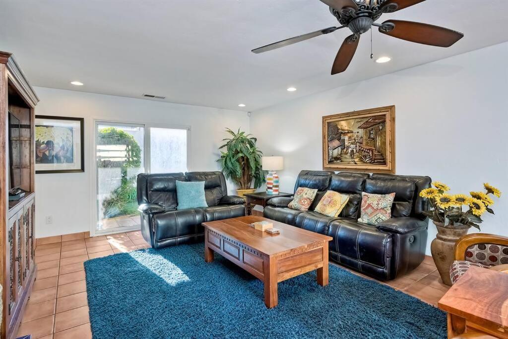 Great Group Retreat! Hacienda Decor, Spacious Floor Plan, Private Backyard Carlsbad Luaran gambar