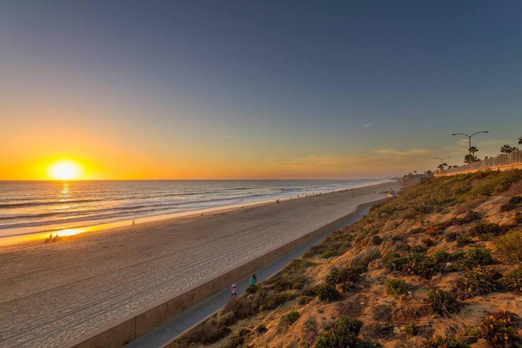 Great Group Retreat! Hacienda Decor, Spacious Floor Plan, Private Backyard Carlsbad Luaran gambar