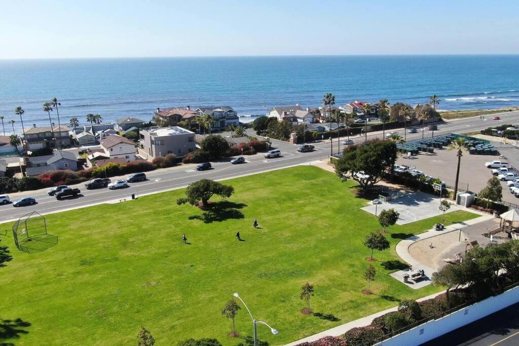 Great Group Retreat! Hacienda Decor, Spacious Floor Plan, Private Backyard Carlsbad Luaran gambar